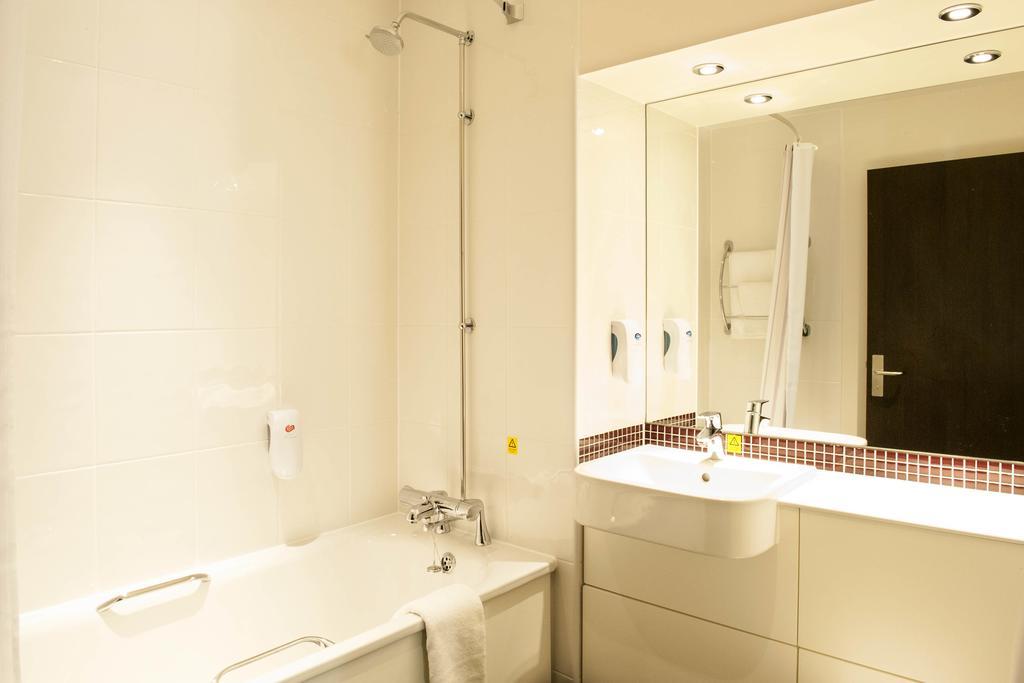 Premier Inn Bodmin Room photo